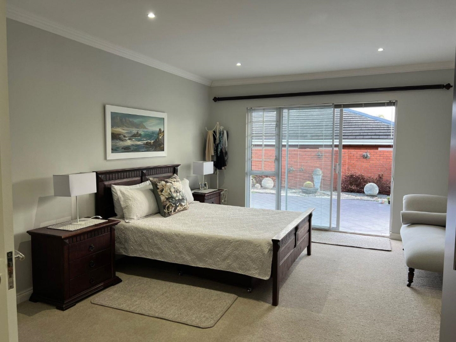 To Let 4 Bedroom Property for Rent in Walmer Eastern Cape